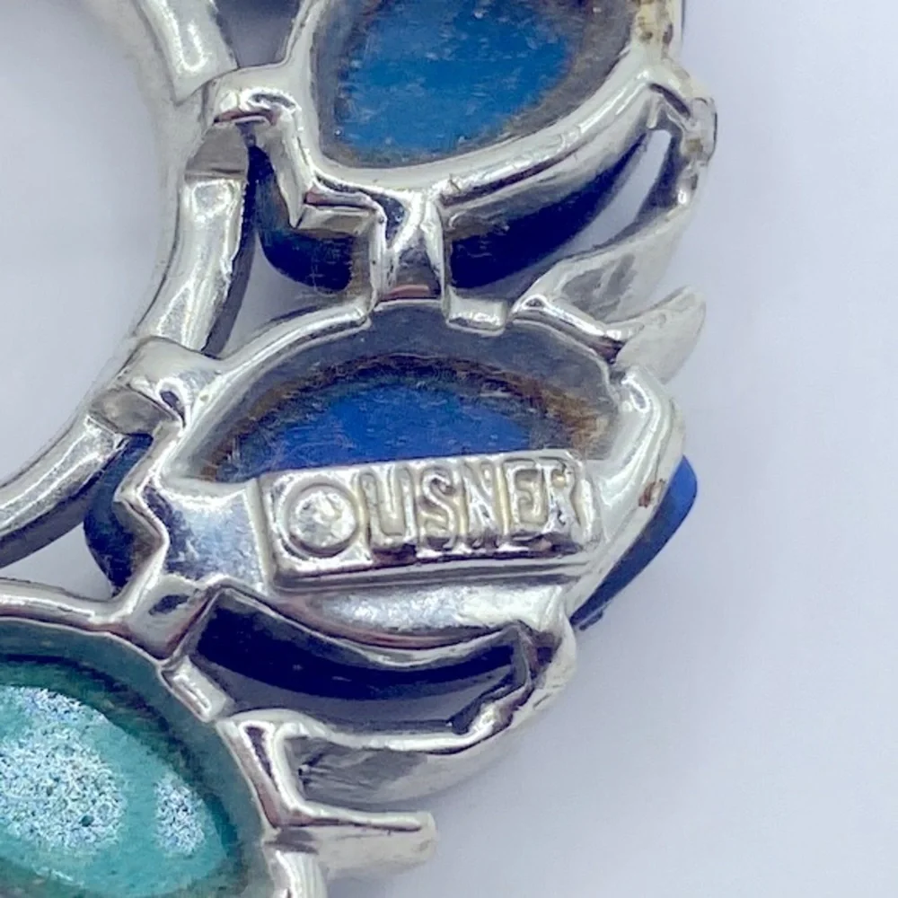 Vintage Signed LISNER Moonglow Wreath Brooch • Teal & Blue Thermoset Lucite